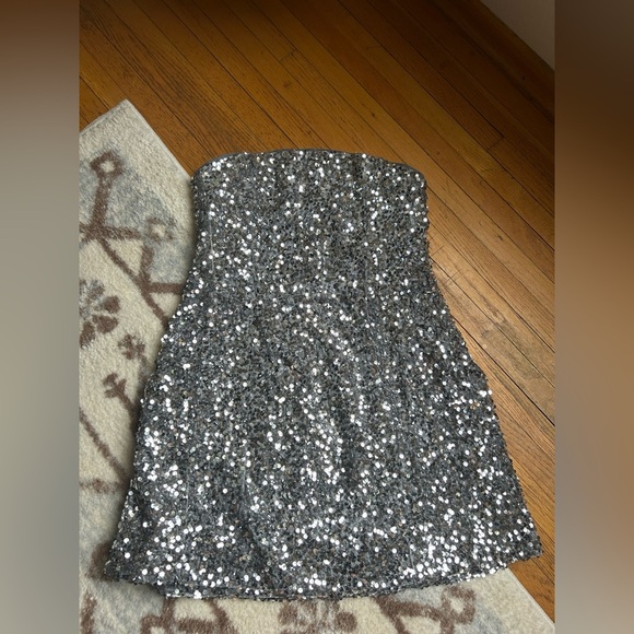 Bardot Karoline Paillette Dress with Pockets - Picture 6 of 11